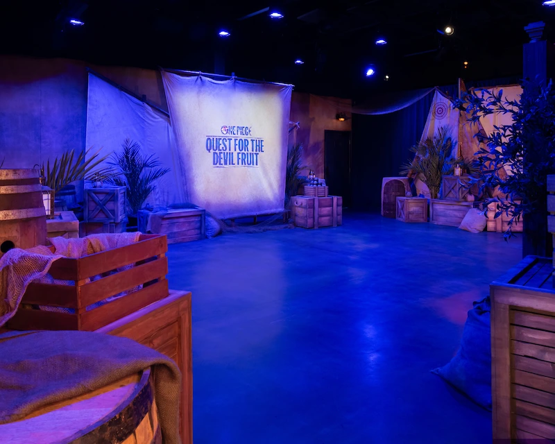 The first ONE PIECE themed room where guests gather around to meet their marine.