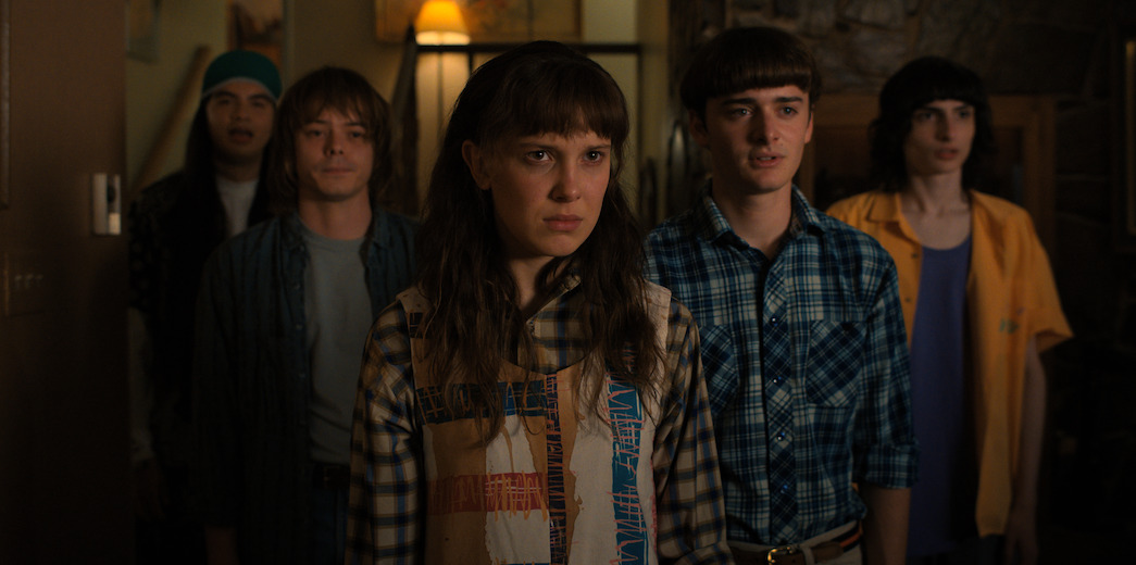 Bạn có muốn biết những điều thú vị sẽ xảy ra trong mùa thứ 4 của Stranger Things? Đừng bỏ lỡ cơ hội để đón xem những tập phim mới và khám phá thêm về thế giới đầy bí ẩn này. (Translation: Do you want to know what exciting things will happen in season 4 of Stranger Things? Don\'t miss the chance to watch the new episodes and explore more about this mysterious world.)