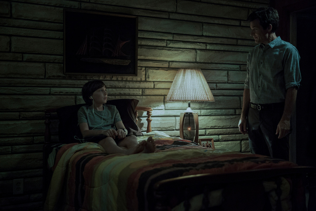 (L-R) Gaertner and Jason Bateman (as Marty Byrde) in Season 1, Episode 3 of Ozark.