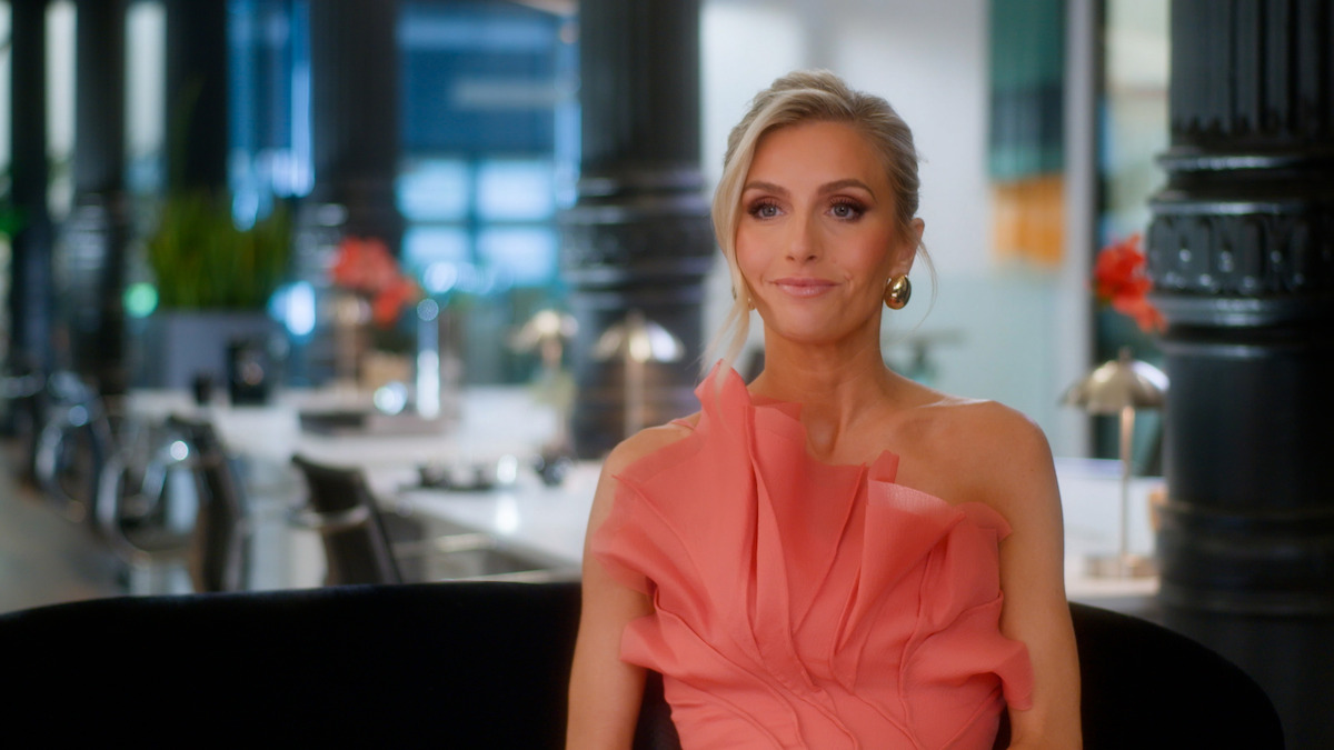Douglas Elliman agent, Taylor.