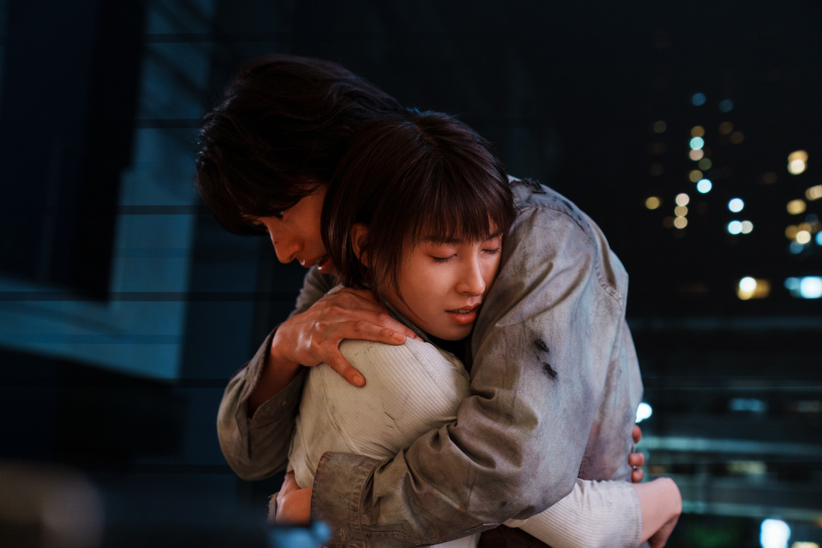 Tao Tsuchiya as Usagi and Kento Yamazaki as Arisu in ‘Alice in Borderland’ Season 3