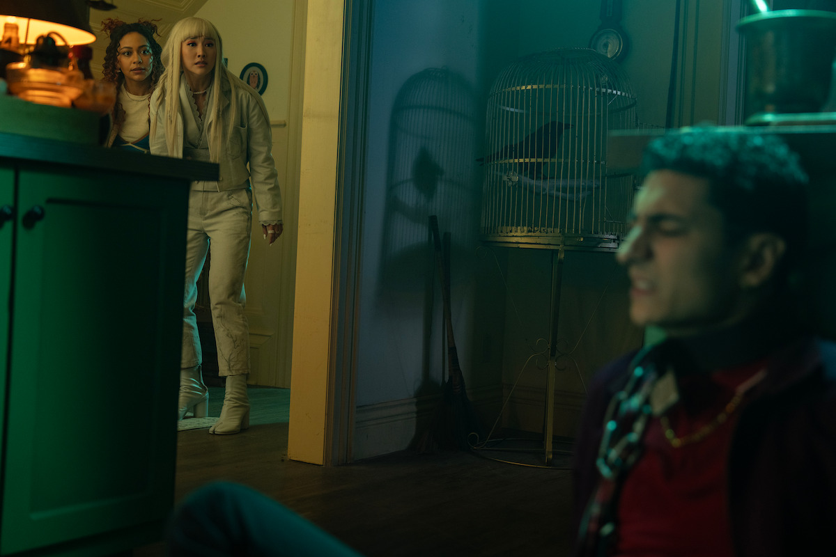 Kassius Nelson as Crystal Palace, Yuyu Kitamura as Niko Sasaki, and Jayden Revri as Charles Rowland in Episode 8 of ‘Dead Boy Detectives’