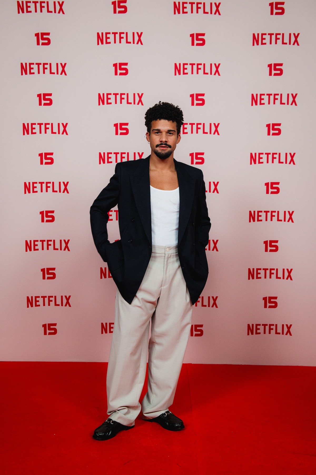 Lucas Leto em foto no tapete vermelho