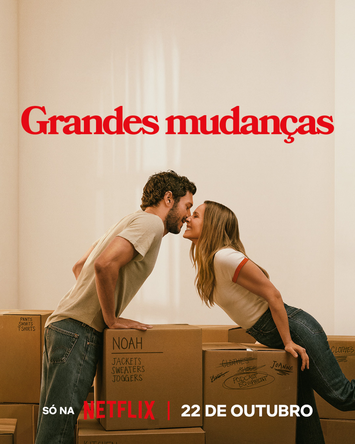 Um casal se inclina para se beijar, cercado por caixas de mudança em uma nova casa, com a frase “Making moves.” acima deles. O logotipo da Netflix e a data de lançamento, 22 de outubro, também aparecem na imagem.