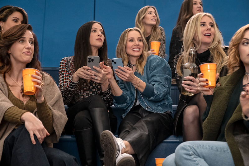  Elise Greene as Leah, Jackie Tohn as Esther, Kristen Bell as Joanne and Justine Lupe as Morgan in Season 1 of 'Nobody Wants This'