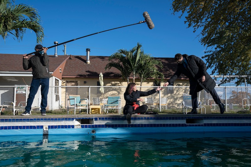Photo 13: The Recruit BTS Photos Pics From Set