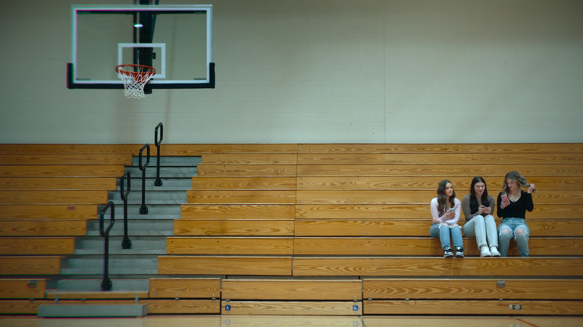 ‘Unknown Number: The High School Catfish.’ (L to R) Sophie, Khloe, and Macy in Unknown Number: The High School Catfish. Cr. Courtesy of Netflix © 2025