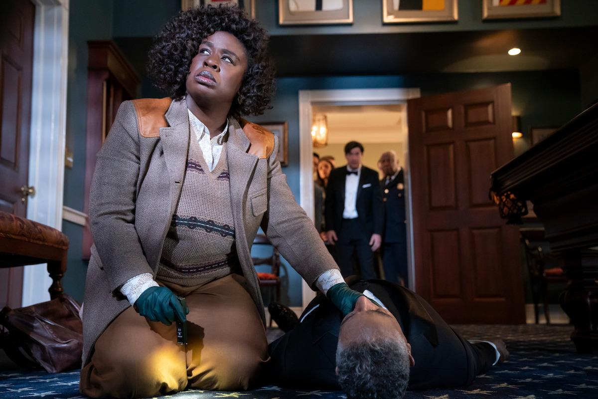 Uzo Aduba as Cordelia Cupp examines Giancarlo Esposito as A.B. Wynter in ‘The Residence.’