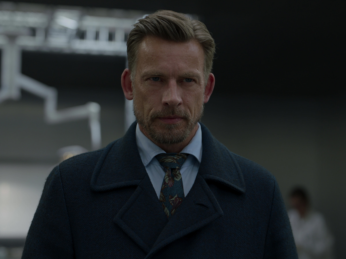 Ken Vedsegaard as Thomas