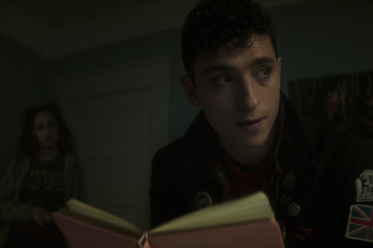 Kassius Nelson as Crystal Palace and Jayden Revri as Charles Rowland speaking about his abusive dad in Episode 3 of ‘Dead Boy Detectives’