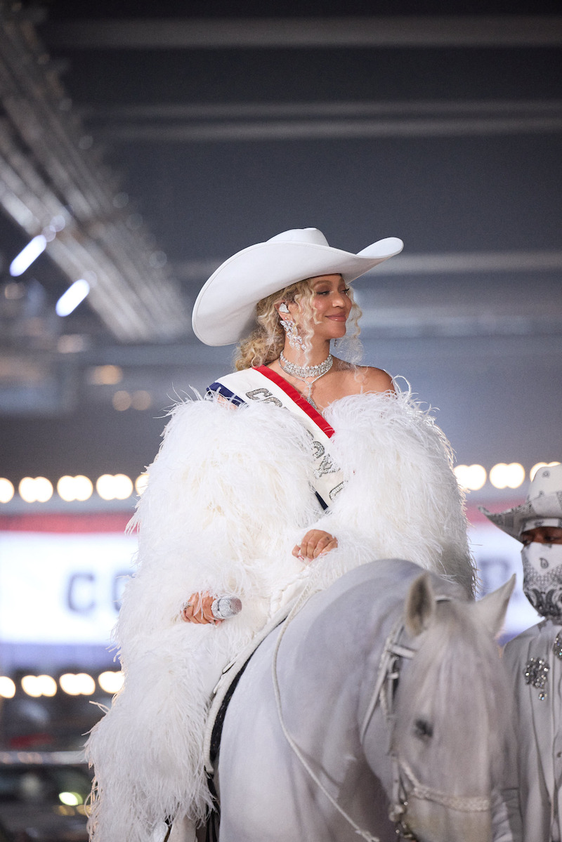 Beyoncé backstage during NFL Christmas Gameday Live on Netflix 