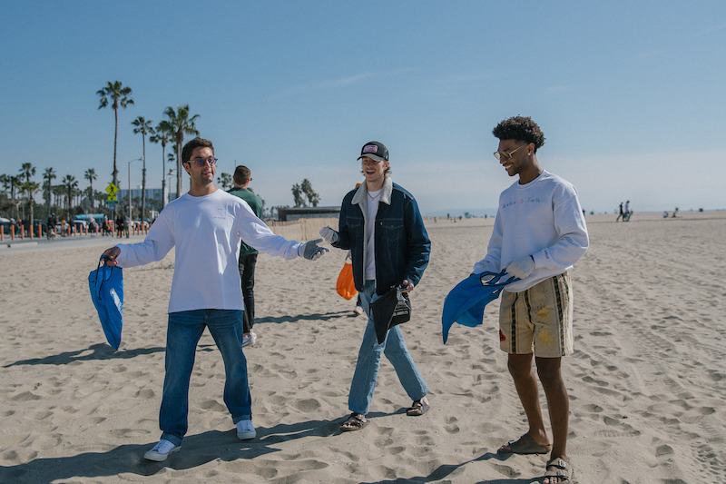 Poguelandia beach cleanup