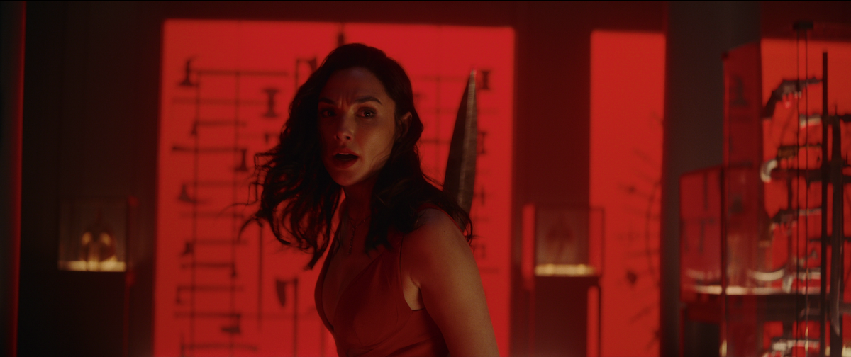 The Real Treasure In ‘Red Notice’ Is This Trove of Movie Easter Eggs Inline Image 7