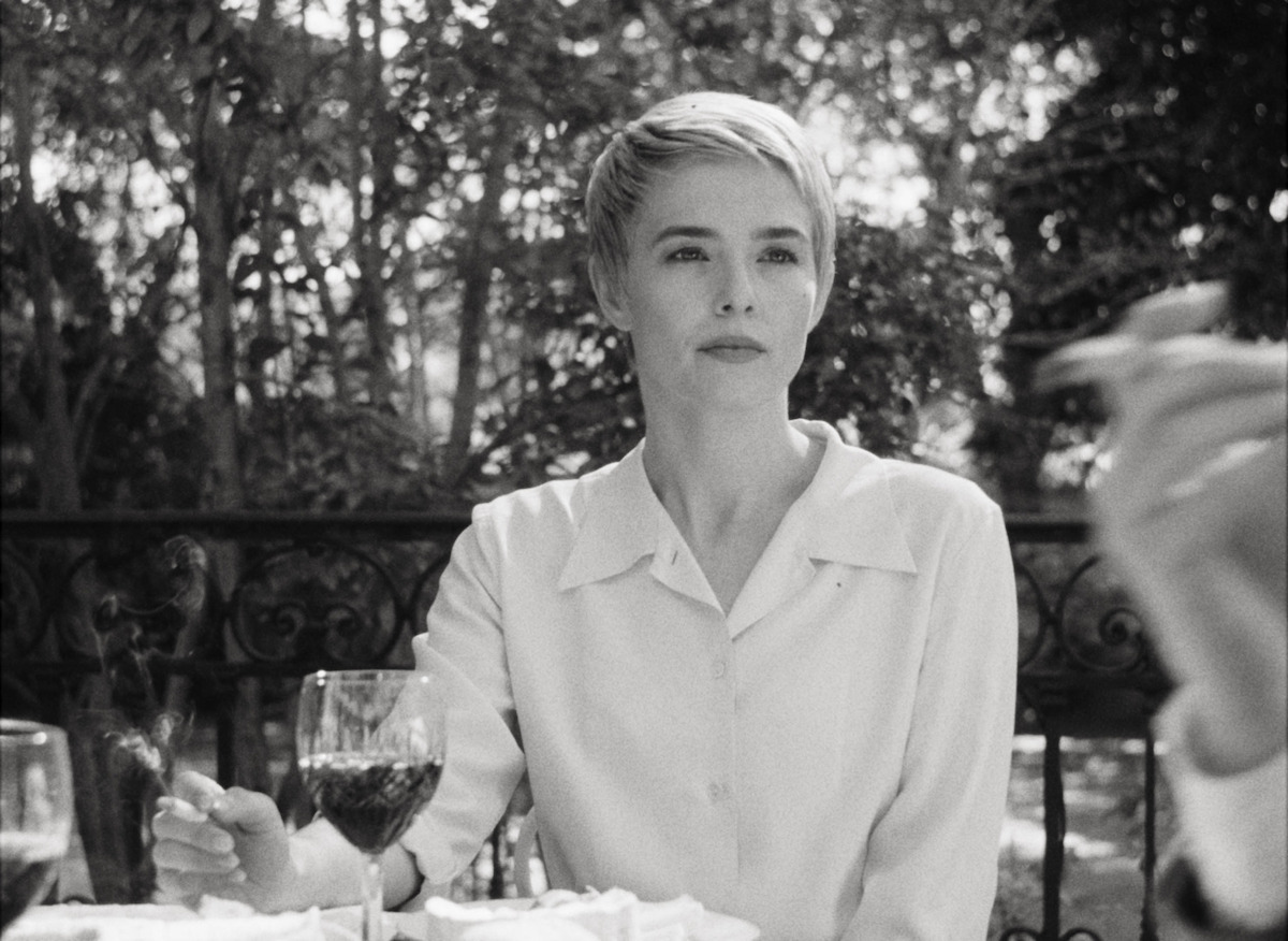 Zoey Deutch as Jean Seberg