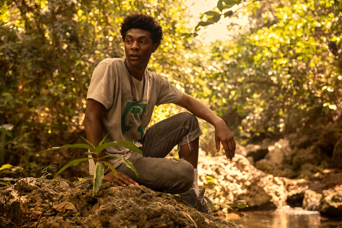 Jonathan Daviss as Pope Heyward.