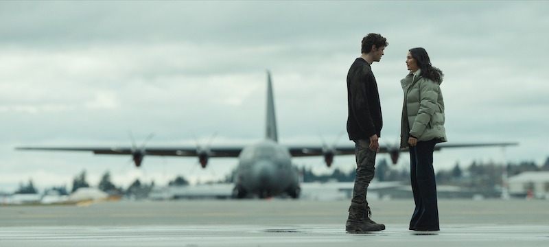 Noah Centineo as Owen Hendricks and Fivel Stewart as Hannah Copeland in Season 2 of ‘The Recruit’