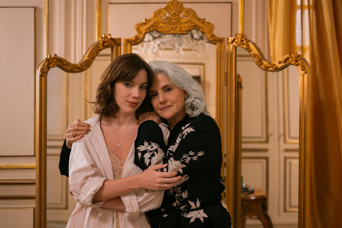 As atrizes Marieta Severo e Alice Wegman no set da série ‘Dom de Iludir’