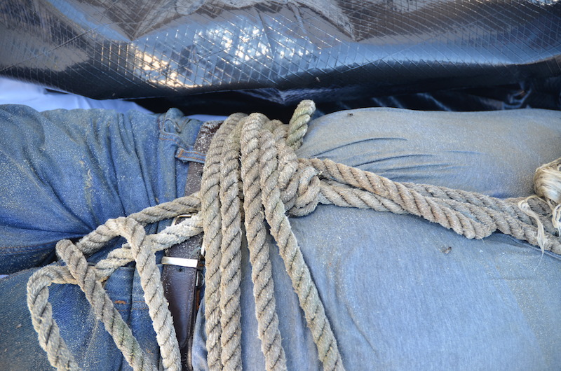Front view of the knot that tied Pat to his boat anchor. 