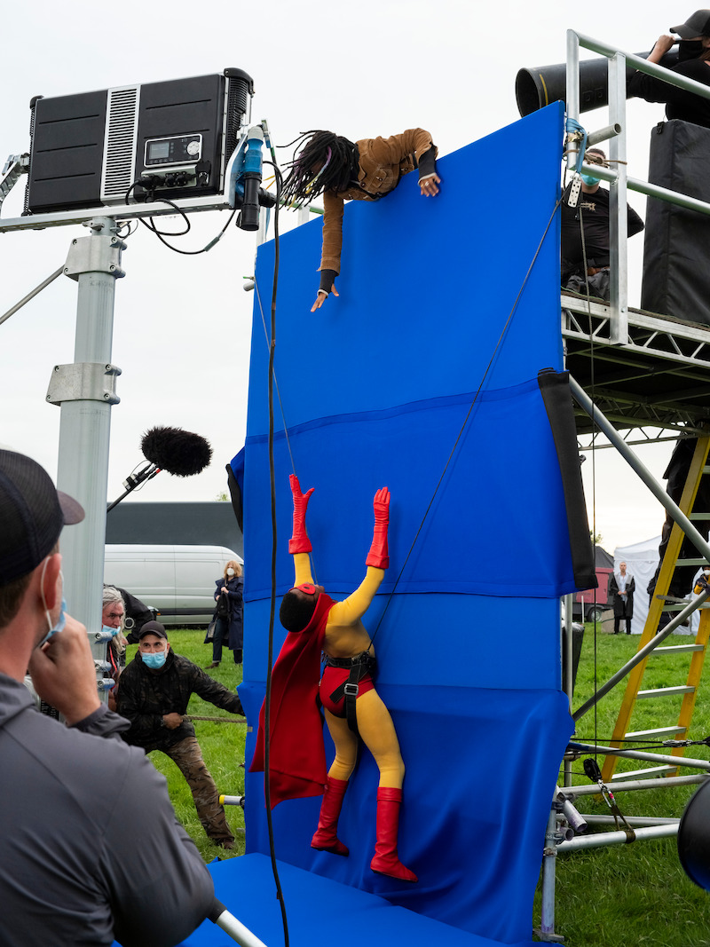 Rose Walker (Vanesu Samunyai) desperately tries to save her brother Jed (Eddie Karanja) from being sucked into the dream vortex.