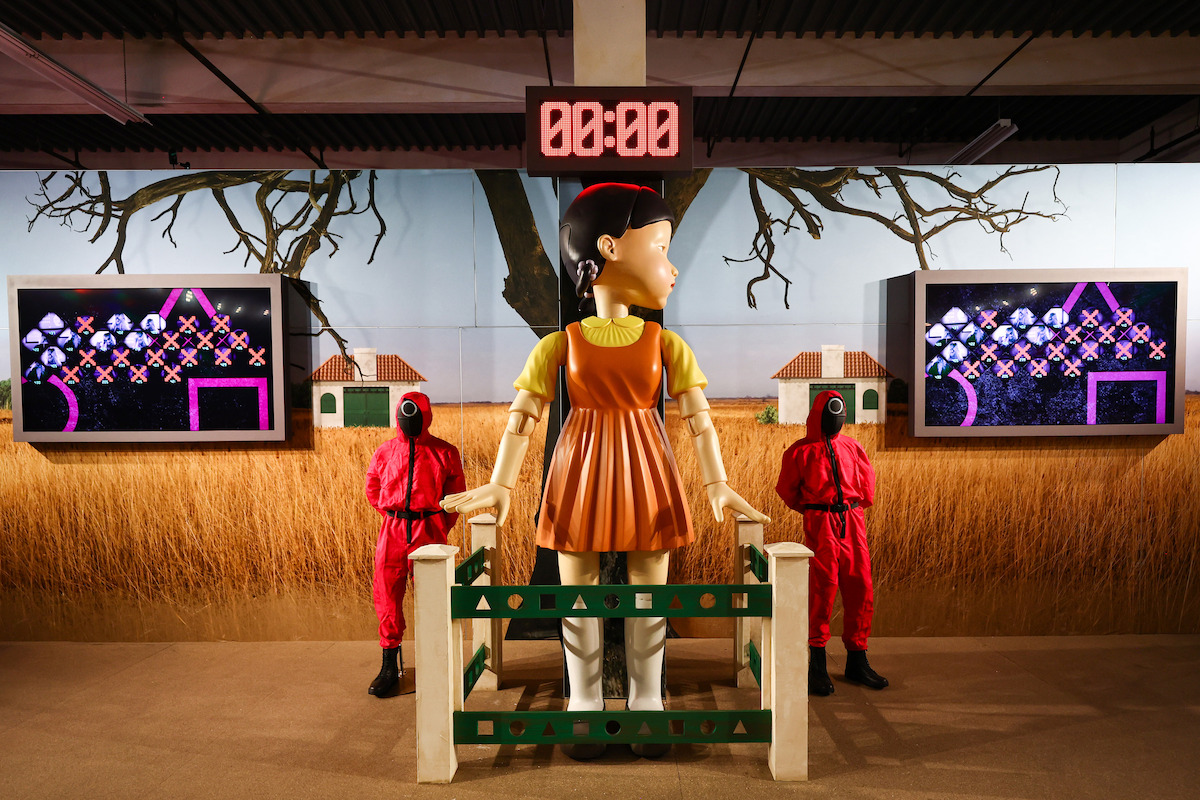 Red Light, Green Light set from Squid Game: The Experience