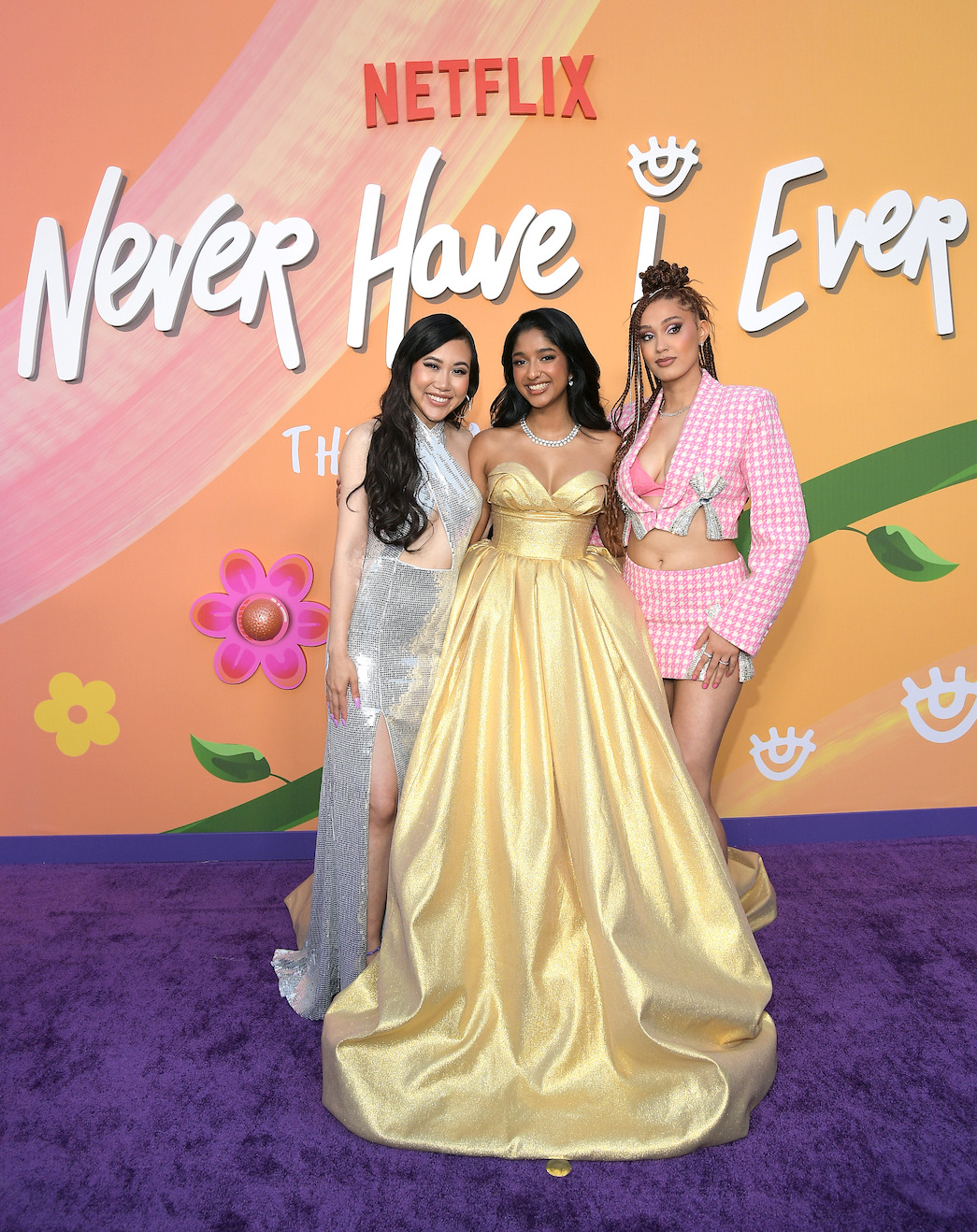 see-the-never-have-i-ever-season-4-stars-on-the-premiere-red-carpet