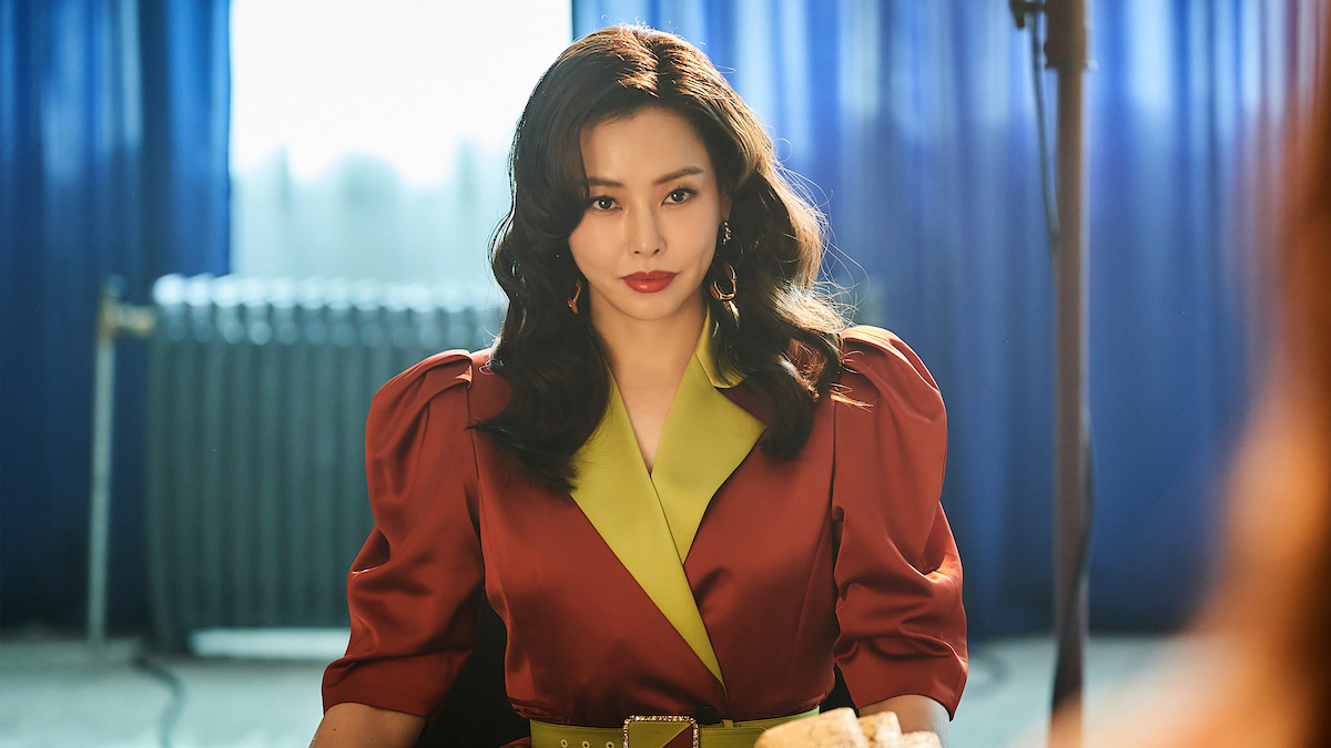 Jinsiy aloqa 60 90 Yubkada uzun oyoqli