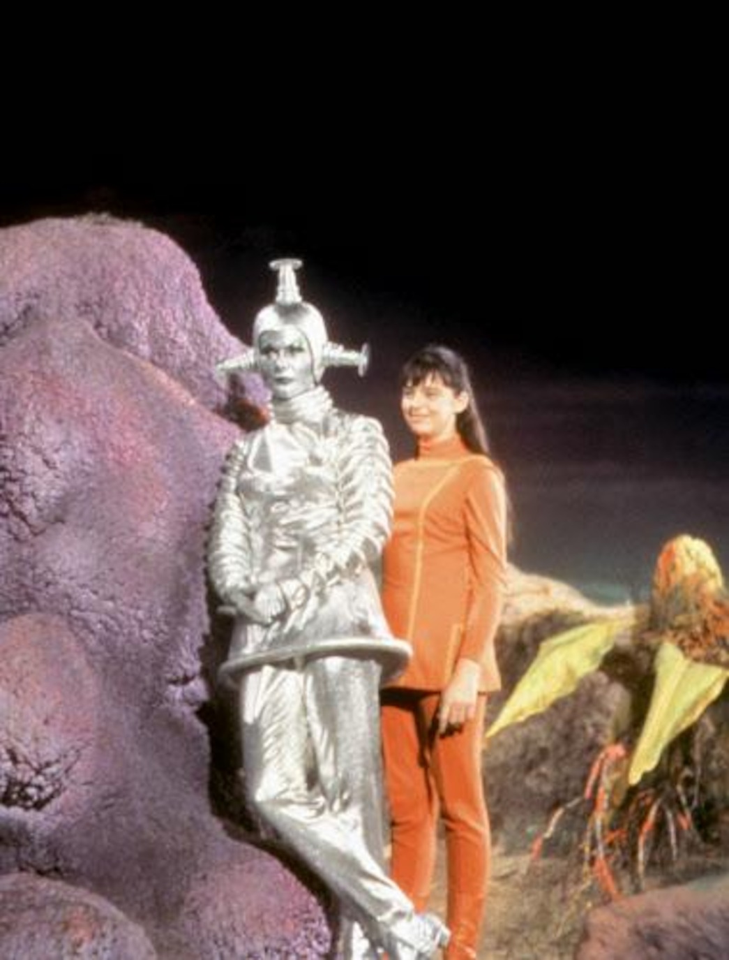 Lost in Space Guide: Changes Between Shows and Movie - Netflix Tudum Lost In Space Guide: Changes Between Shows And Movie - Netflix Tudum
