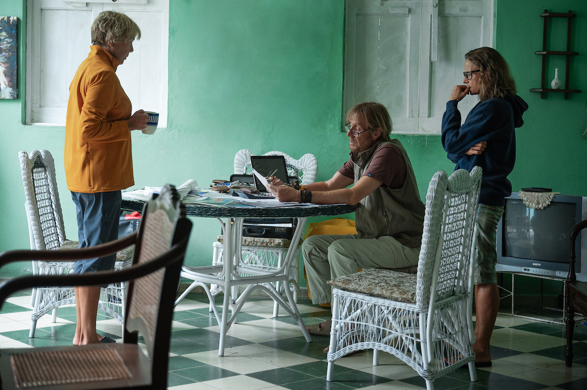 How Many Attempts Did Diana Nyad Make To Swim From Cuba to Florida? Annette  Bening Movie Explained - Netflix Tudum