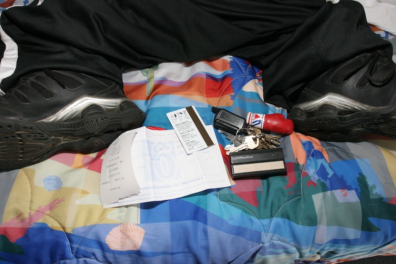 The room receipt, the room card key, a garage door opener, and Buffalo Jim’s keys  - ‘Unsolved Mysteries’ Volume 3 Bonus Material - Photos of the Scene