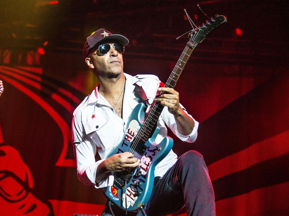 Watch Injured Tom Morello Recruit Fan for Rage Against the Machine Song