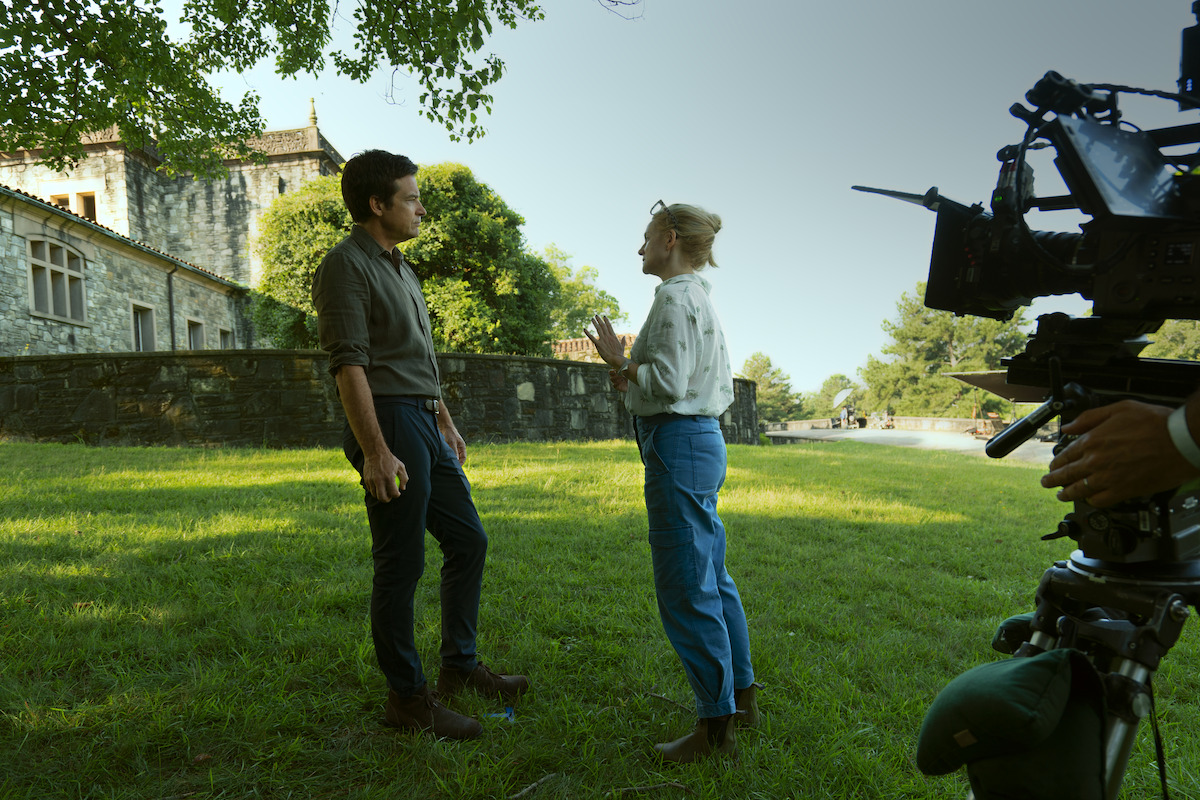 Laura Linney directs Jason Bateman in a scene in 'Ozark'