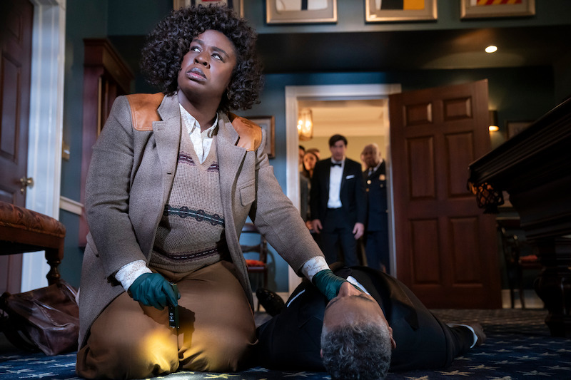 Uzo Aduba as Cordelia Cupp, Giancarlo Esposito as A.B. Wynter, Susan Kelechi Watson as Jasmine Haney, Ken Marino as Harry Hollinger, Isiah Whitlock Jr. as Larry Dokes in episode 101 of 'The Residence'.