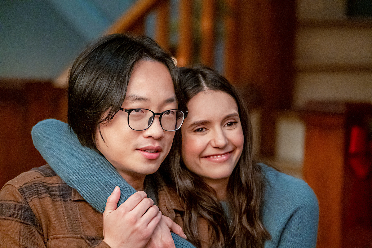 How ‘Single All the Way’ and ‘Love Hard’ Flip the Fake Relationship Trope