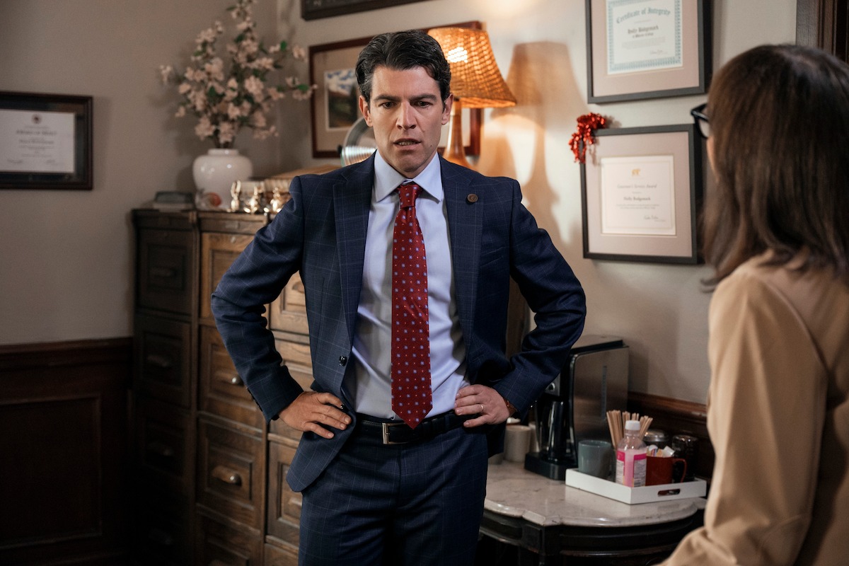 Max Greenfield as Berenger in ‘A Man on the Inside’ Season 2.