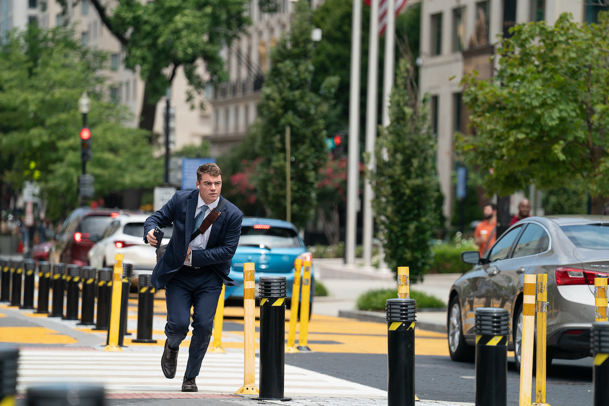 Gabriel Basso as Jake Barrington