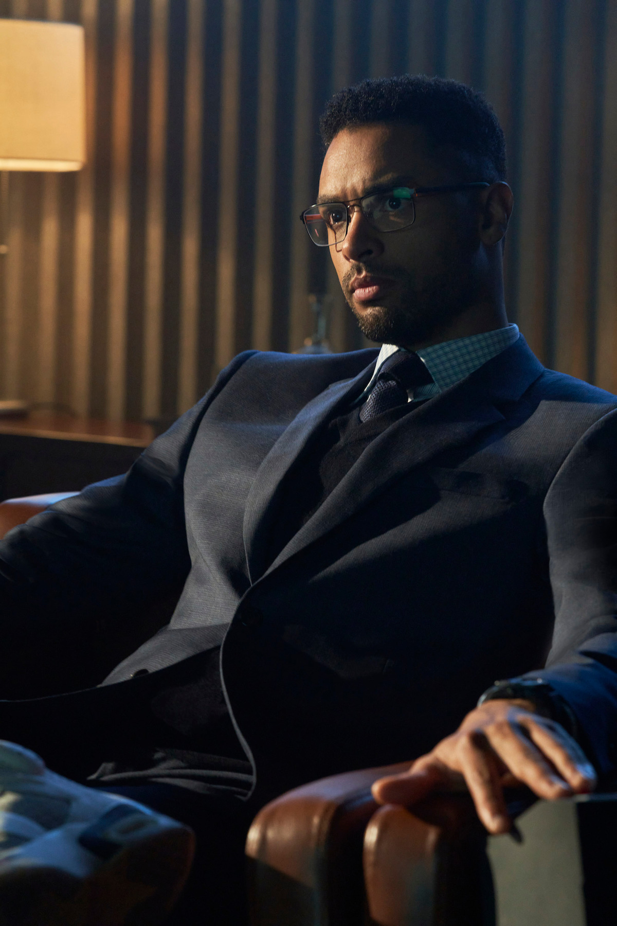 Ryan Gosling and Chris Evans Play Spy Games in new ‘The Gray Man’ Photos