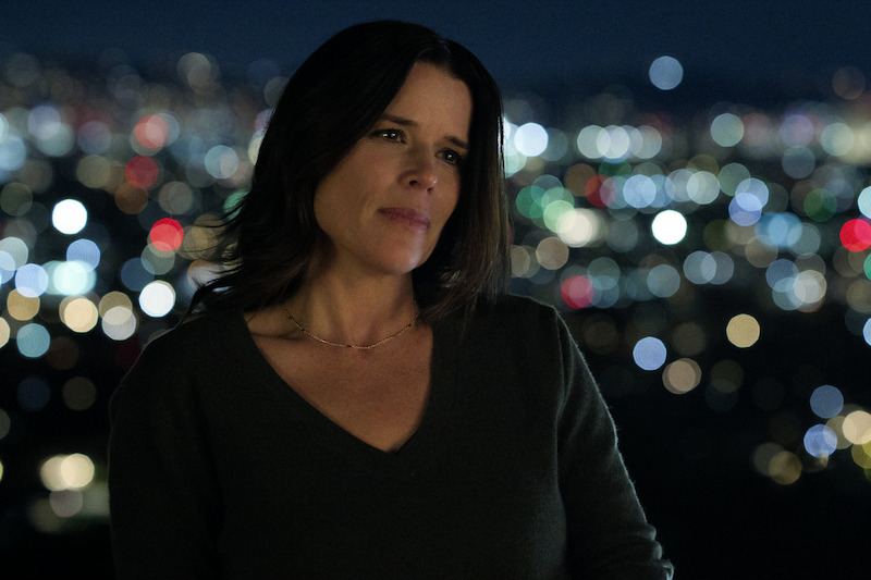 Neve Campbell, como Maggie McPherson.