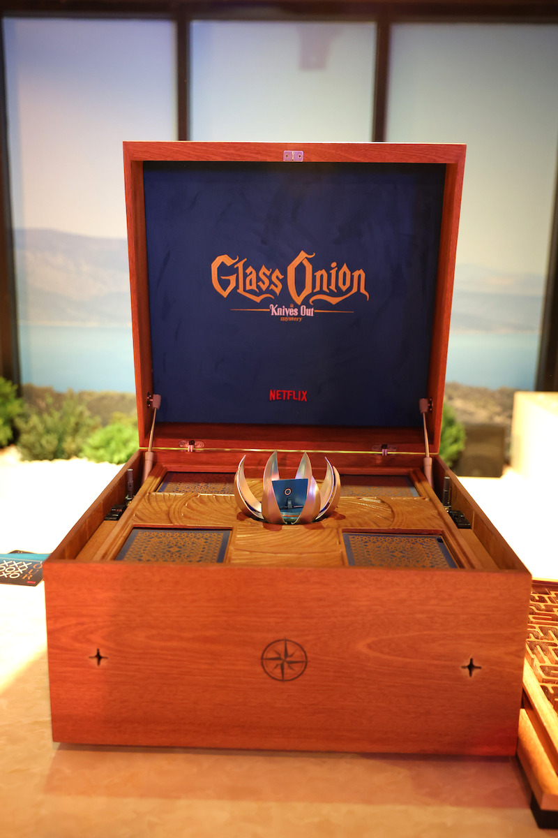 ‘Glass Onion: A Knives Out Experience’