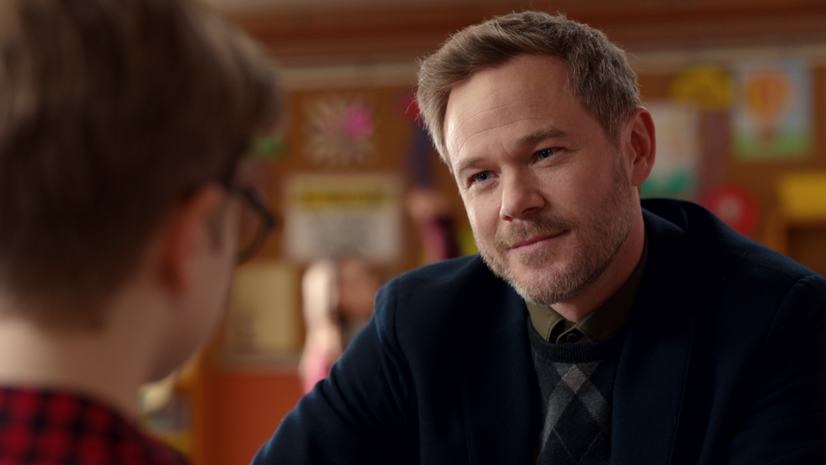 Diesel La Torraca as Austin Miller, Aaron Ashmore as Gil in ‘Ginny & Georgia’