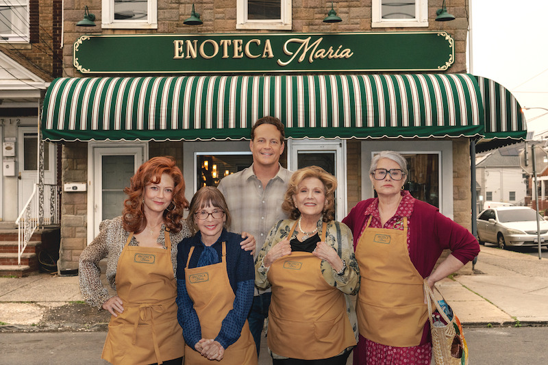 Susan Sarandon as Gia, Talia Shire as Teresa, Vince Vaughn as Joe Scaravella, Brenda Vaccaro as Antonella and Lorraine Bracco as Roberta in 'Nonnas'