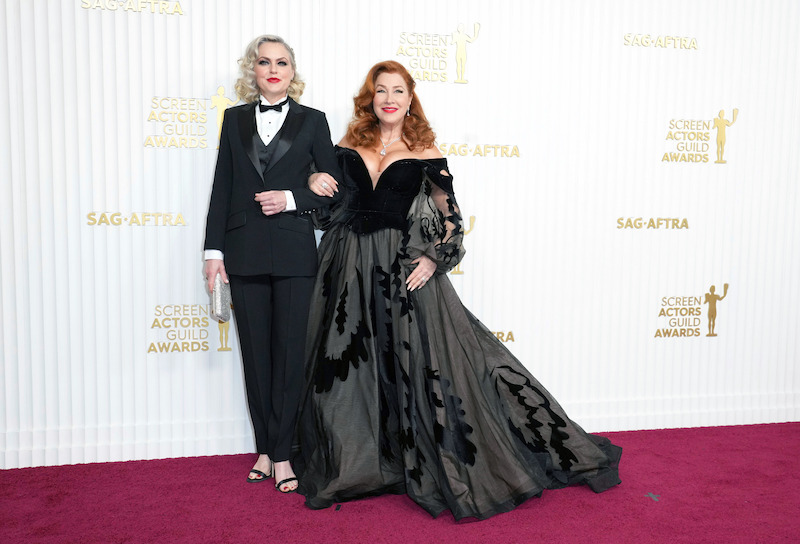 Elaine Hendrix and Lisa Ann Walter at the 2023 Screen Actors Guild Awards in Los Angeles.