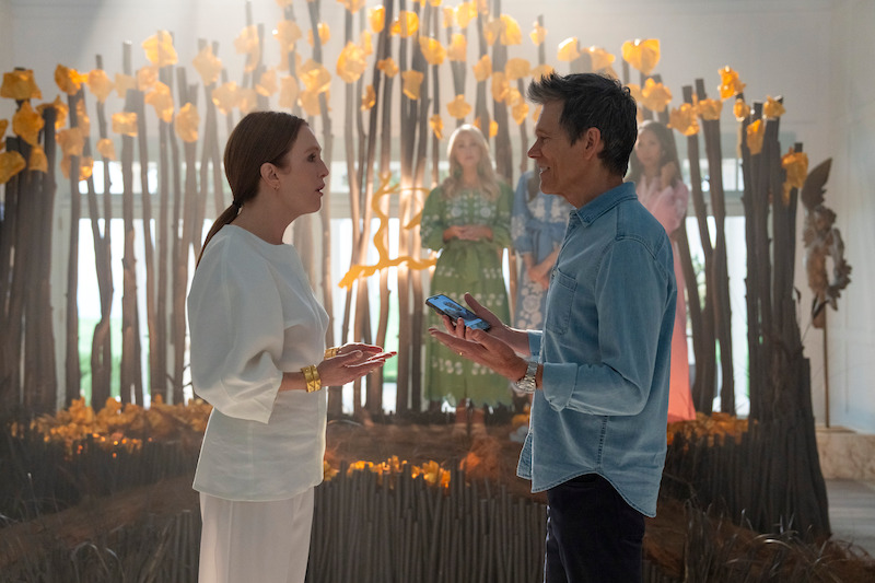 Julianne Moore as Michaela, Kevin Bacon as Peter Kell in 'Sirens'
