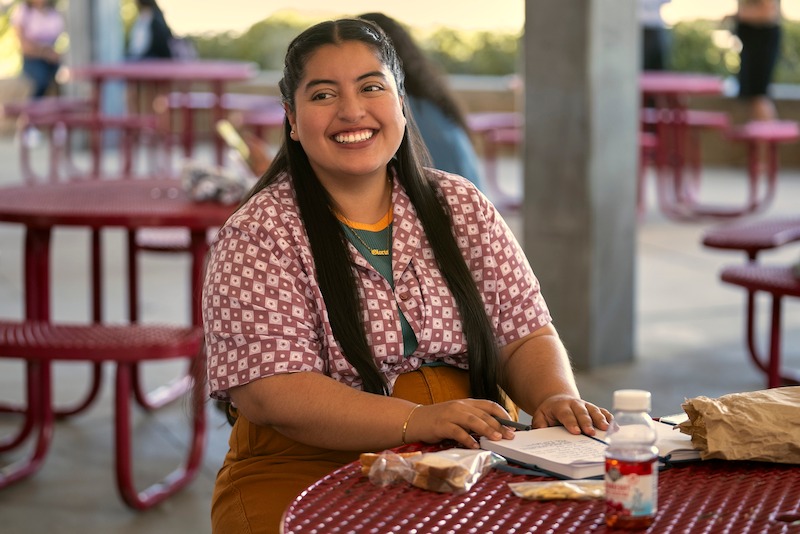 Keyla Monterroso Mejia as Gloria
