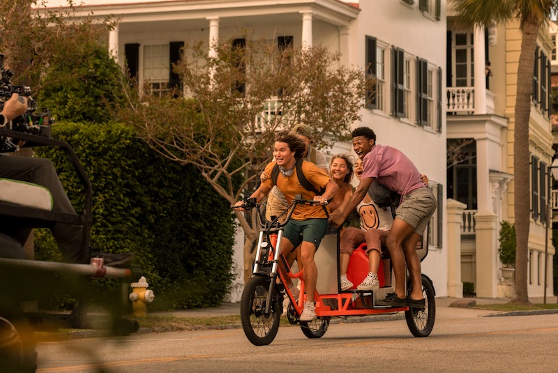 Chase Stokes, Rudy Pankow, Madelyn Cline, Madison Bailey, Jonathan Daviss in Outer Banks Season 2 Behind-the-Scenes Photo Gallery