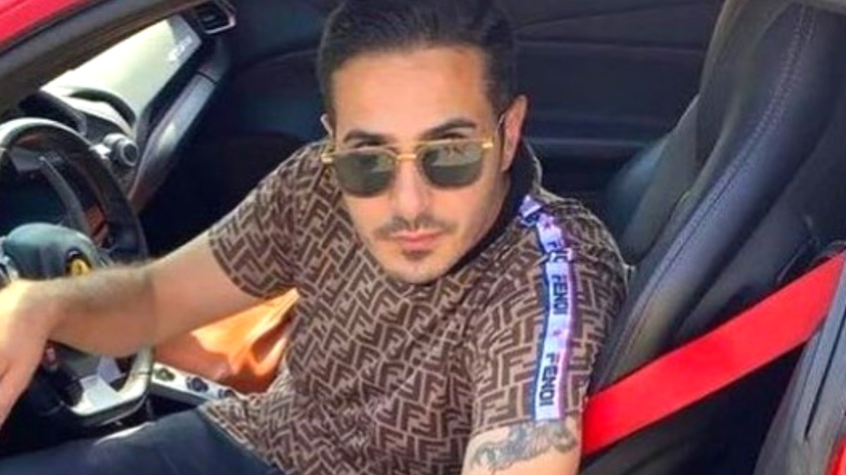 Shimon Hayut, aka the Tinder Swindler in his car