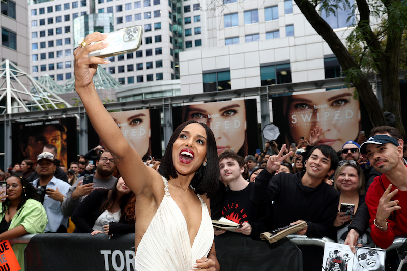 Kerry Washington with fans