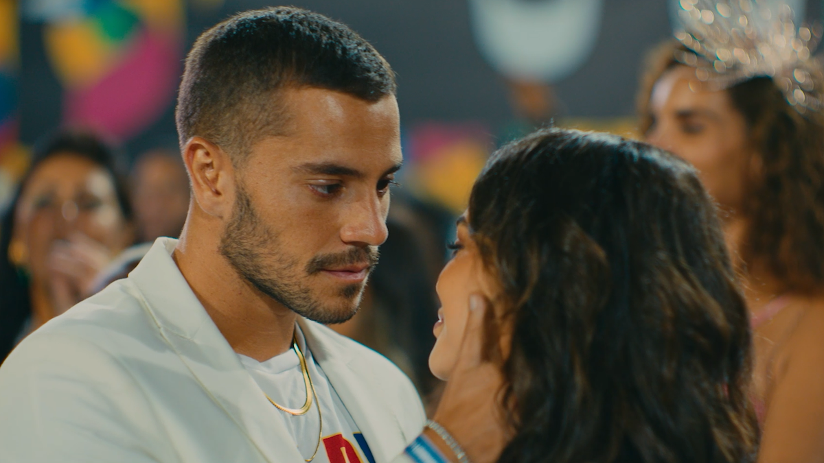 André Lamoglia e Mel Maia contracenam na série "Os Donos do Jogo"