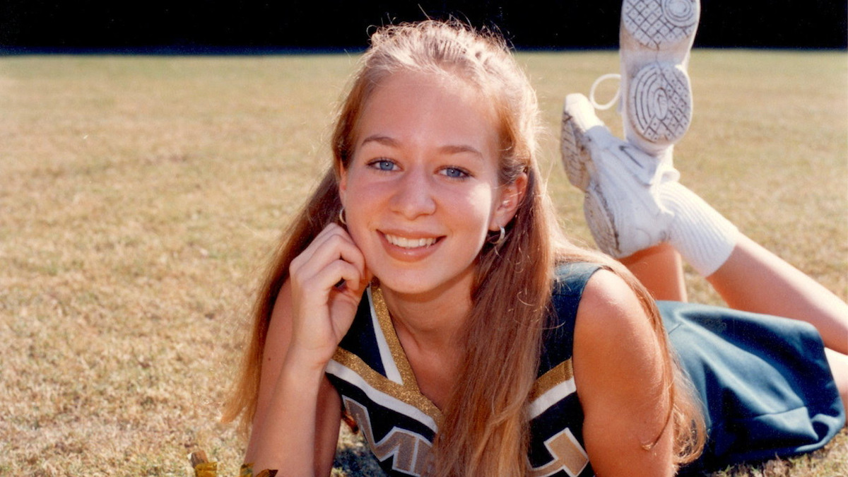 Natalee Holloway posing in cheerleader uniform