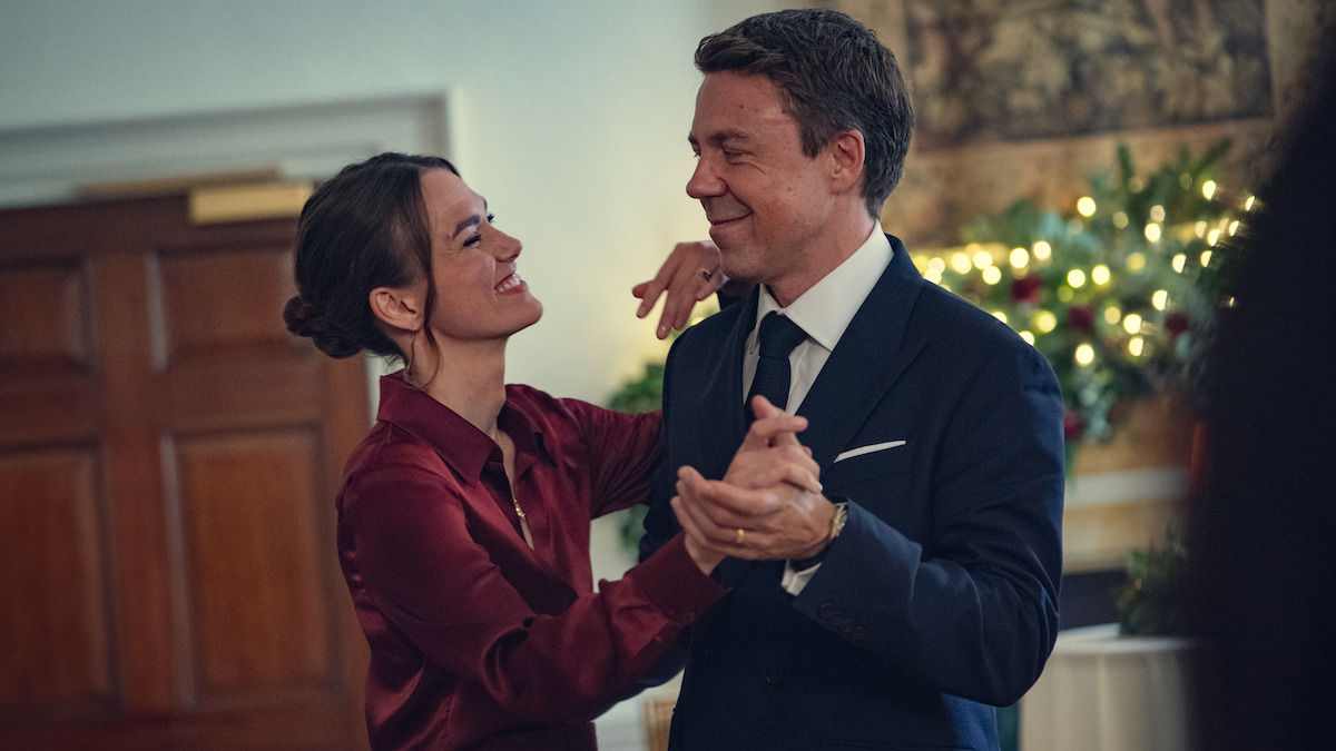 Keira Knightley as Helen Webb and Andrew Buchan as Wallace Webb in the first season of Black Doves.