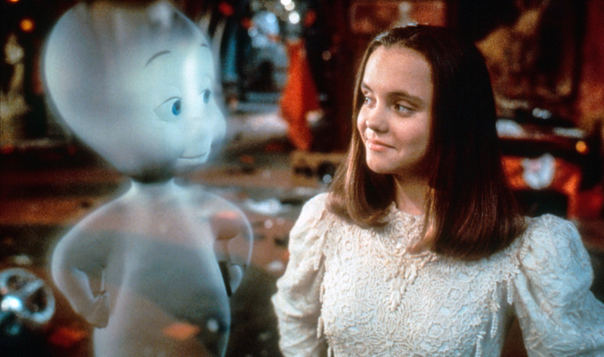 Devon Sawa as Casper and Christina Ricci as Kat in ‘Casper.’